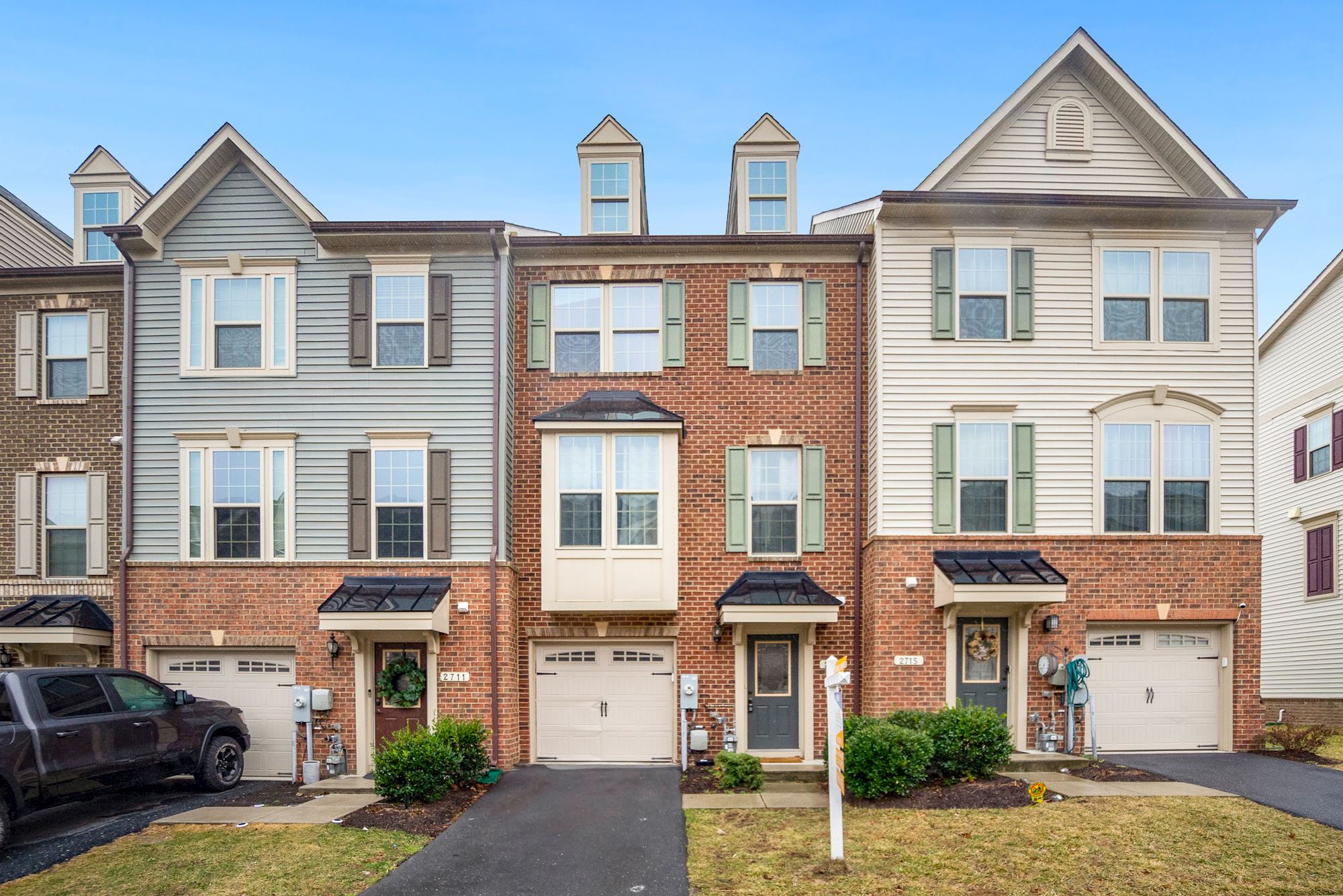 2713 Prospect Main Photo